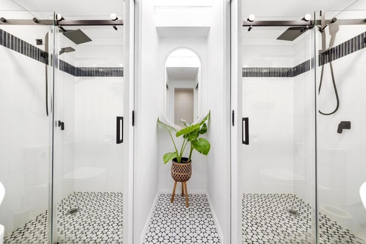 Oasis Double 6br5ba Icc By Palm&vine *