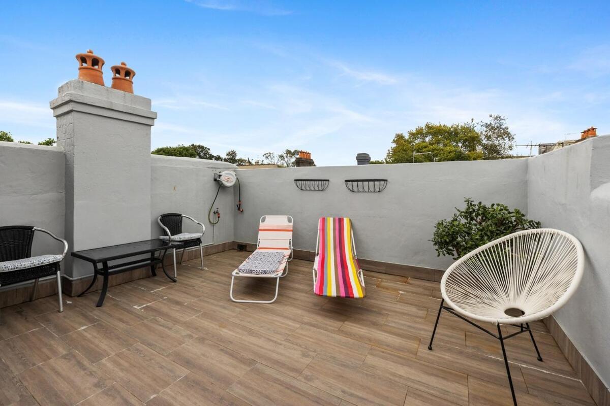 Oasis Double 6br5ba Icc By Palm&vine * Sydney