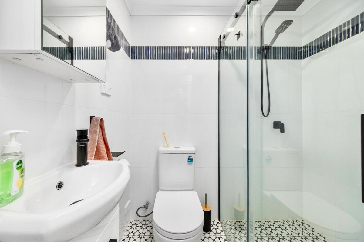 Holiday home Oasis Double 6br5ba Icc By Palm&vine Sydney