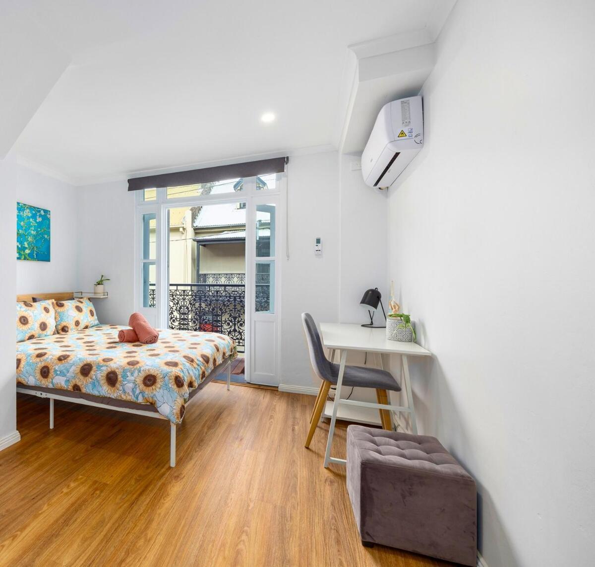 Oasis Double 6br5ba Icc By Palm&vine Sydney